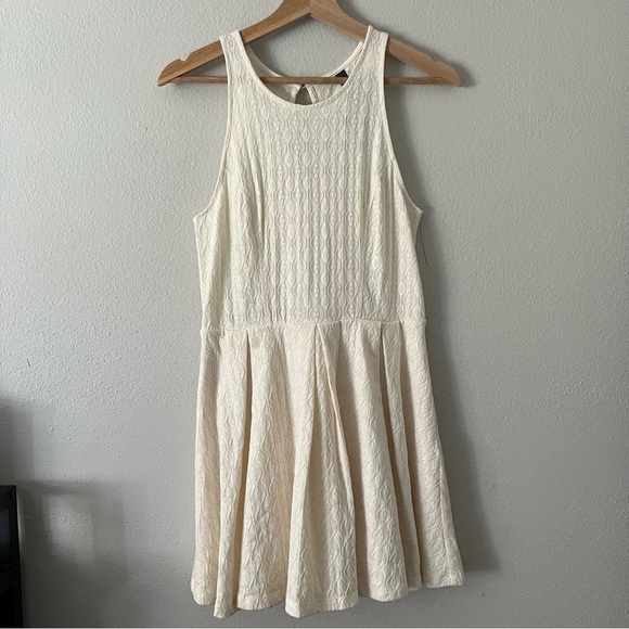 Jessica Simpson Jacquard Skater dress sleeveless Matelasse Antique White Small - Picture 2 of 13
